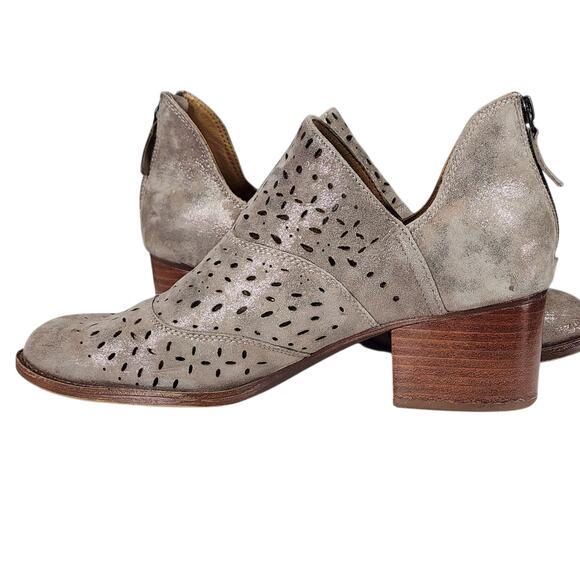 Sofft Ankle Boot Booties sz 10M Women Wyoming Taupe Laser Cut Leather 2" Western - Picture 6 of 12